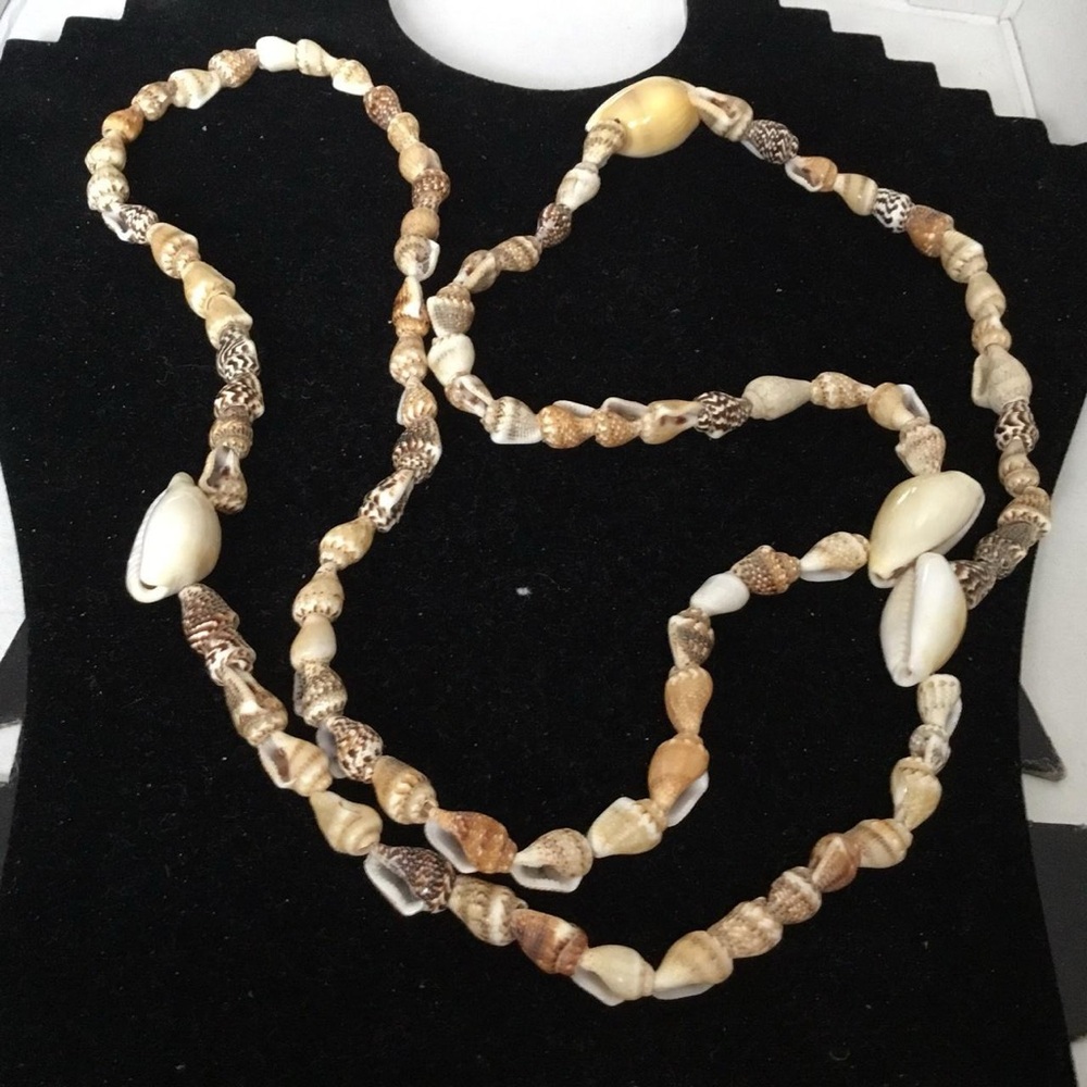 Hand Made Shell Necklace - Picture 3 of 8
